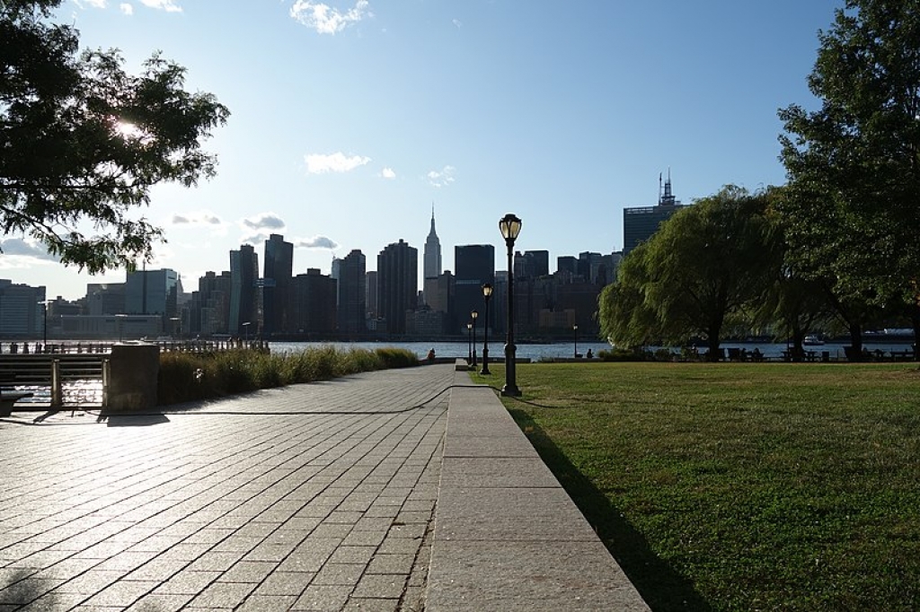 Gantry Plaza State Park